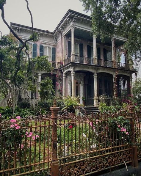 Louisiana Gothic, Clerestory House, Creel House, Hometown Aesthetic, Mayfair Witches, Bayou House, New Orleans House, Louisiana House, Modern Mansions