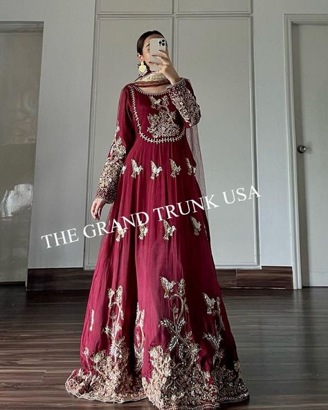 Short Anarkali Suits, Pakistani Anarkali, Traditional Party Wear, Floor Length Anarkali, Gown With Dupatta, Long Anarkali, Party Wear Dress, Cotton Gowns, Indian Party Wear