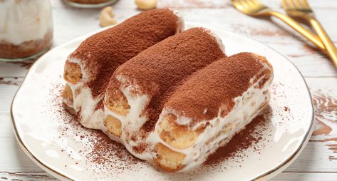 Tiramisù light senza uova e mascarpone con i biscotti plasmon, un dolce gustoso e con sole 170 calorie! Low Carb, Food And Drink, Diet, Ethnic Recipes, Cake, Quick Saves, Tiramisu, Low Carb Recipes