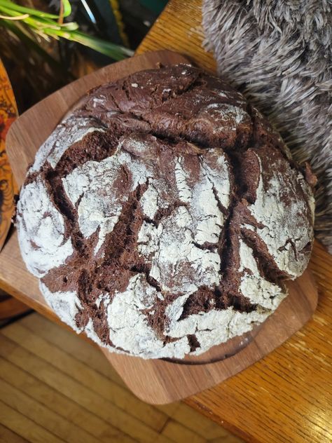 No-knead Dutch Oven Chocolate Bread w/ Cocoa Powder Dutch Oven Dessert Recipes, Cocoa Bread, Dutch Oven Desserts, Chocolate Bread Recipe, Marcel Paa, Gluten Free Bread Machine, Oven Bread, Dutch Oven Bread, Sourdough Starter Discard Recipe