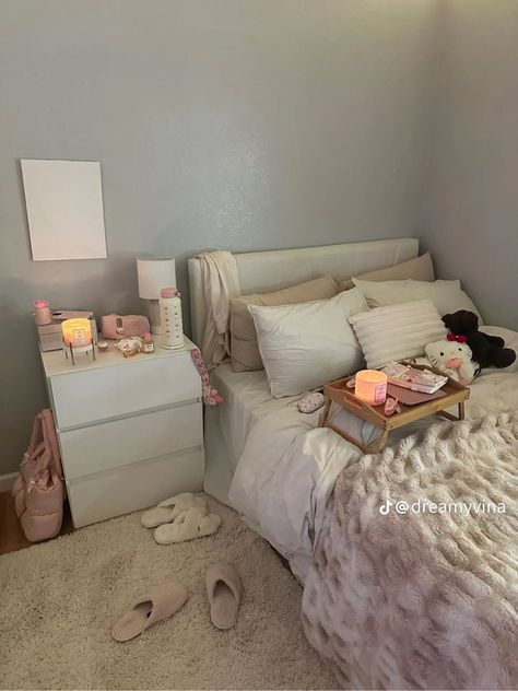 Aura Pink, Stylish Bedroom Decor, Pink Rooms, Room Inspired, White Room Decor, Comfy Bedroom, Chic Bedding, Room Redesign, Girly Room