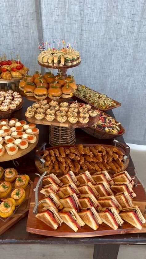 Teething Party, Housewarming Food, Decorações Com Comidas, Make Up Cake, Party Food Buffet, Catering Ideas Food, Popular Food, Party Food Platters, Why Don't We