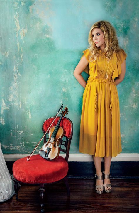 First Fiddle: Alison Krauss – Garden & Gun Allison Krauss, Jamey Johnson, High Strung, Nashville Country, Alison Krauss, Cybill Shepherd, Sara Evans, Knee Length Jacket, Stage Clothes