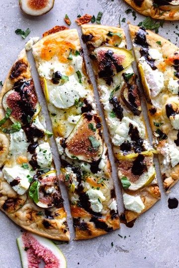 Fig Pizza, Fig Season, Naan Flatbread, Cheese Mozzarella, Fig Recipes, Flatbread Recipes, Summer Appetizer, Sweet And Savory, Trader Joe's