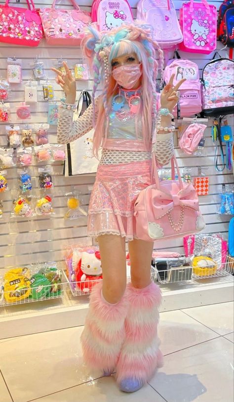 Decora Fashion Art, Japanese Harajuku Fashion Pastel, Pastel Japanese Fashion, Cyberpop Outfit, Kawaii Rave Outfit, Pastel Decora Fashion, Uchuu Kei Fashion, Cyberpop Fashion, Hyperpop Outfit