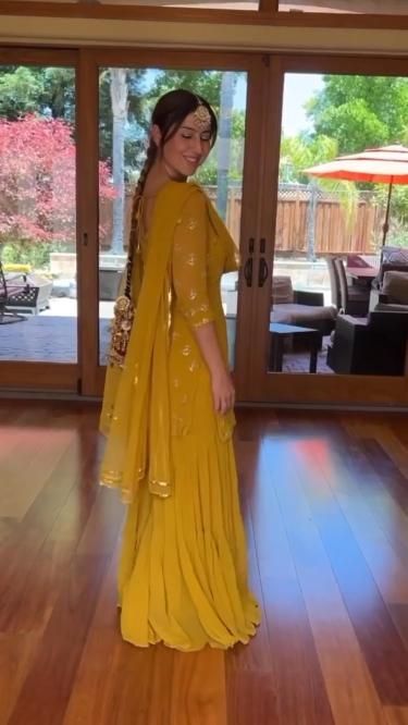 Yellow Suit For Haldi Function Pakistani, Haldi Outfit Inspo For Bridesmaid, Yellow Haldi Outfit For Sister, Indian Haldi Ceremony Dresses, Yellow Sharara For Haldi, Haldi Ceremony Outfit For Sister Indian, Haldi Clothes, Yellow Dress For Haldi, Haldi Ceremony Outfit For Sister