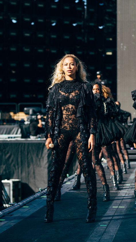 Beyoncé Formation World Tour Dodger Stadium Los Angeles California 14th September 2016 Beyonce Formation Tour, Beyonce Costume, Beyonce 2013, Beyonce Performance, Alien Superstar, Formation Tour, Cultura Hip Hop, The Formation World Tour, Formation World Tour