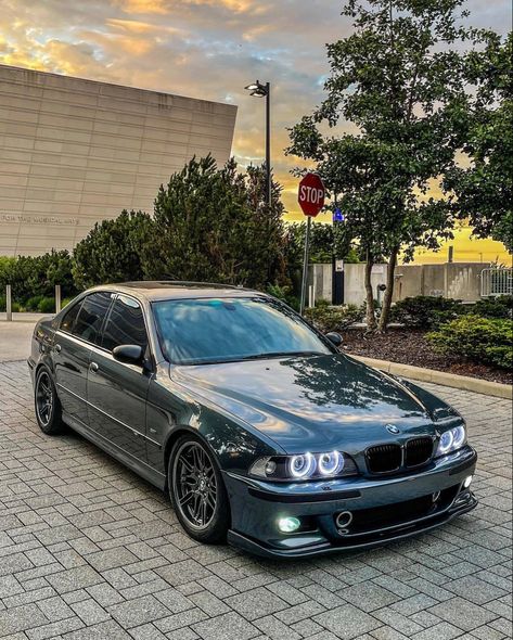 Bmw E46 Sedan, Serie Bmw, Dream Cars Bmw, Bmw E38, Pimped Out Cars, Cool Car Pictures, Bmw E39, Car Upholstery, Street Racing Cars