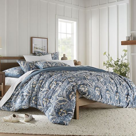 Comforters That Go With Blue Walls, King Size Comforter Sets Master Bedrooms Modern, Navy And Cream Bedding, Black And Blue Bedding, Green And Blue Bedroom Ideas, King Size Bedding Ideas, Bedroom Comforter Ideas, Blue Bedding Ideas, Tan Bedroom Ideas