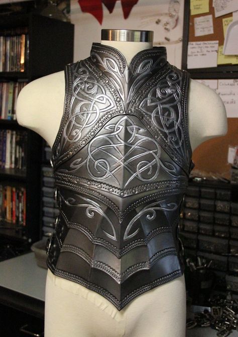 Posted Image Elven Knight, Reference Clothes, Costume Armour, Armor Ideas, Dark Elves, Viking Woman, Leather Armor, Knight Art, Knight Armor