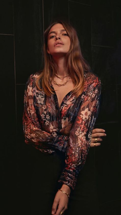 Our relaxed fit Amelie blouse in Batik floral printed chiffon with silver Lurex threads. Perfect for dinner out or date night. Sparkle and shine and catch the light with this special evening blouse. Elegant Bohemian, Evening Blouses, Daisy Jones, Designer Blouse, Beautiful Clothes, Blouse Outfit, Beautiful Blouses, Girly Outfits, Grunge Fashion