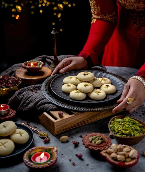 Diwali Bokeh Photography, Nan Khatai Photography, Diwali Food Photography, Diwali Sweets Photography, Homemade Nan, Diwali Shoot Ideas, Cafe Reels, Hampers Photography, Diwali Frame