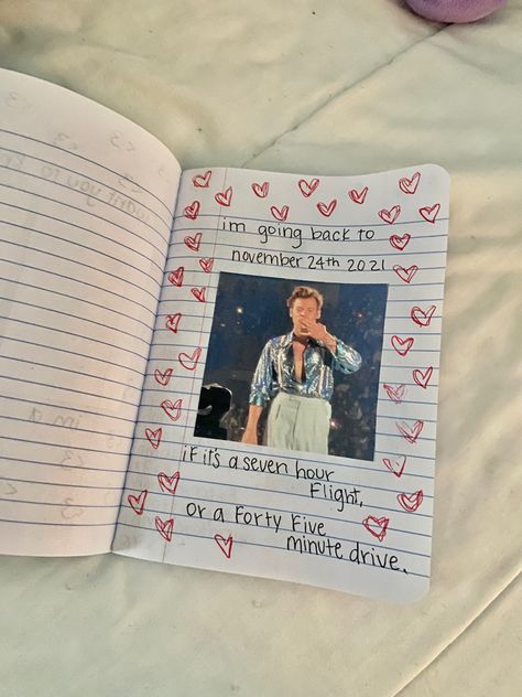 Pinterest Notebook, Harry Styles Journal, Harry Core, Style Scrapbook, Music Journal, Pretty Journals, Cute Tiny Tattoos, Art Journal Therapy, Cute Journals