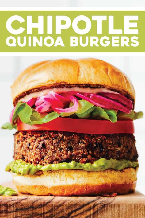 Chipotle Quinoa Burgers - veggie burgers you'll want to make again and again! Filling but not too dense, crispy but not crumbly, and with all the smokiness and yumminess with none of the meat. Grillable Veggie Burger, Easy Veggie Burger, Quinoa Burger Recipe, Burger Vegetarian, Quinoa Burger, Chipotle Black Beans, Quinoa Burgers, Chipotle Mayo, Healthy Burger