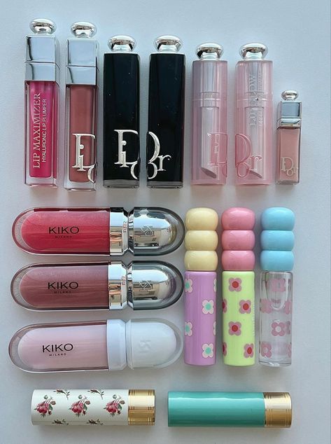 #lippies #lipgloss #lipstick #lips #lipstickcolors #makeup #dior #diormakeup #diorbeauty #gucci #guccibeauty #beautyblog Lipstick And Lipgloss, Lipgloss Collection, Gucci Makeup, Makeup Dior, Y2k Makeup, Makeup Is Life, Dior Makeup, Dior Beauty, Makeup Designs