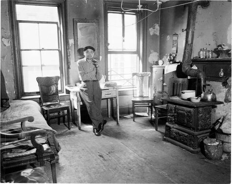 New York Apartment Interior, One Room Flat, 1920s Decor, Bachelor Apartments, Flat Kitchen, The Glass Menagerie, Victorian Interior Design, Noir Detective, Apartment In New York