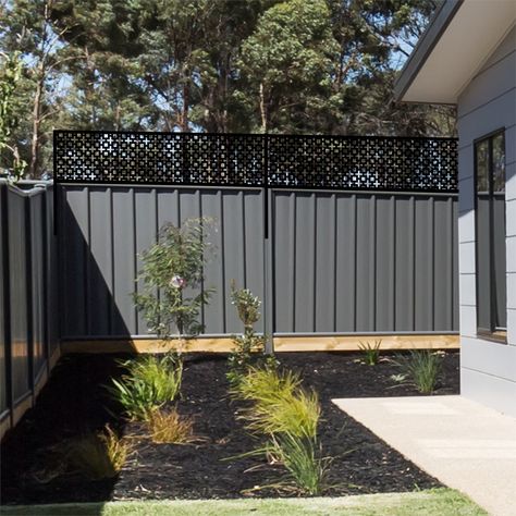 Matrix 2400 x 600mm Charcoal Sahara Fence Extension Fence Extension Ideas, Boundary Fence, Fence Extension, Wall Extension, Fence Landscaping Border Backyard Ideas, Privacy Fence Landscaping, House Entryway, Bamboo Screen, Screen Garden