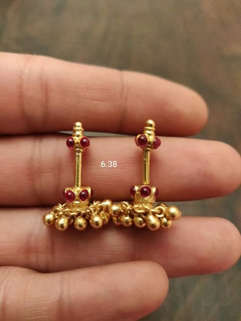 Upper Ear Earrings Gold, Gold Bugadi Earrings, Bugudi Ear Piercing, Koppu Designs Gold, Bugdi Earrings Gold, Bugdi Earring Design, Bugadi Earring Design In Gold, Koppu Designs, Bugadi Earring Design