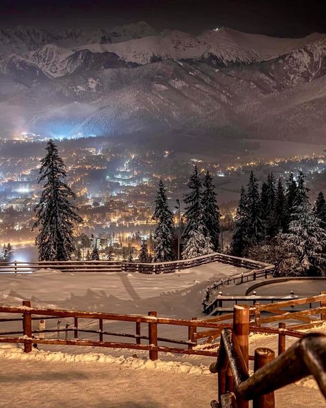 Poland Cities, Zakopane Poland, Mountains At Night, Poland Travel, Mountain Hike, Europe Winter, Voyage Europe, Winter Vibes, Winter Wallpaper