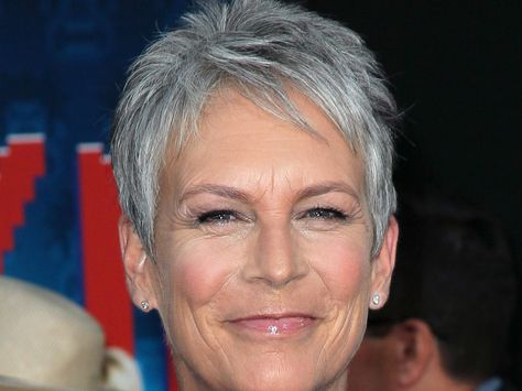 How to Style Hair Like Jamie Lee Curtis Jamie Lee Curtis Haircut, Jamie Lee Curtis Hair, Jamie Curtis, How To Style Hair, Spiky Hairstyles, Chemo Hair, Short Spiky Hairstyles, Trendy Haircuts For Women, Short Hair Pixie Cuts