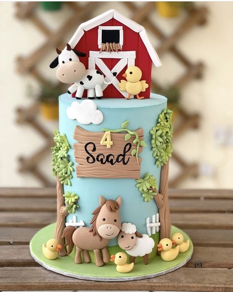 Birthday Cake Farm Theme, Old Mcdonald Cake, Cake Farm Theme, Birthday Cake Farm, Cake Farm, Farm Cakes, Mcdonalds Birthday Party, Farm Birthday Cakes, Barnyard Cake