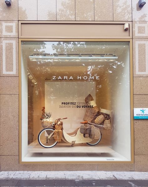 Textile Store Design, High End Window Display, Visual Window Display, Minimalist Window Display, Zara Home Display, Paris Window Display, Fashion Store Window Display, Window Store Design, Zara Window Display