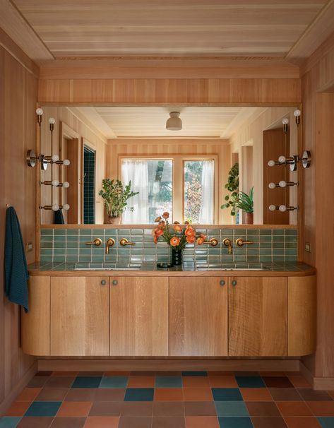 Inside a ’70s-Style River Island Home Outside Portland, Oregon | Architectural Digest