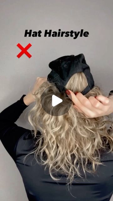 Soulta Beauty® on Instagram: "Struggle with Hat Hairstyles? 

They have a big opening at the back so you can wear a high ponytail 🙌 are satin lined and absorb sweat! 

🩷 @soulta.global freedom cap
Comment Link + your country  to receive the link to the nearest store to you 

#hat
#hatforcurlyhair 
#curlyhaircommunity 
#curlyhairtips" Curly Hair In A Hat, Curly Hair With Cap Hat, Curly Hair In Hat, Hat With Hair Down, How To Wear A Hat With Curly Hair, Curly Hair With A Hat, Ponytail Hat Hairstyles, Curly Hair Baseball Cap Hairstyles, Hat Ponytail Hairstyles