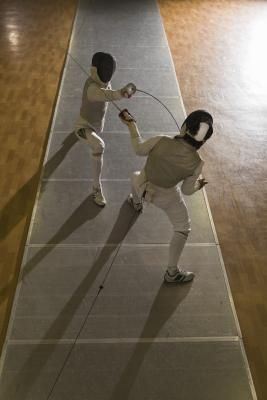 Top Ten Fencing Moves according to LiveStrong.com. Repinned by Hub City Fencing Academy of Edison, NJ. Pretoria, Kendo, Fencing Sport, Oc Stuff, Art Of Manliness, Fence Art, Sports Aesthetic, Human Poses Reference, Action Poses