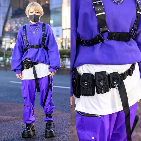 Cyberpunk Fashion Women Neon, Colourful Techwear, Colorful Techwear Aesthetic, Cyberpunk Outfit Colorful, Purple Cyberpunk Outfit, Neon Cyberpunk Aesthetic Outfit, Hyperpop Aesthetic Fashion, Neon Cyberpunk Outfit, Purple Techwear