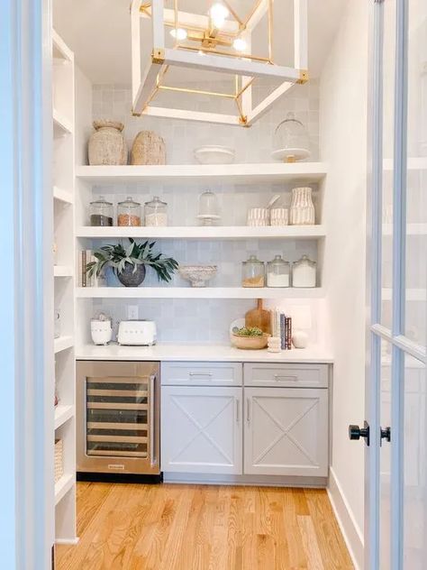 Discover 9 practical tips to transform your walk-in pantry into a well-organized and efficient space. Categorize items, invest in storage containers, utilize vertical space, label everything, and more. Start organizing your pantry today and enjoy the benefits of a clutter-free kitchen. Pantry Countertop Open Shelving, Visible Pantry Ideas, Open Shelf Butlers Pantry, Coastal Pantry Ideas, Walk In Pantry With Wine Fridge, Walk In Pantry Makeover Diy, Open Walk In Pantry, Butler Pantry Must Haves, Wine Fridge In Pantry