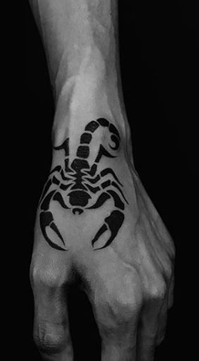 Tato Naruto, Scorpion Tattoos, Scorpio Zodiac Tattoos, Forearm Band Tattoos, Scorpio Tattoo, Scorpion Tattoo, Meaningful Tattoos For Women, Zodiac Tattoos, Leg Tattoos Women