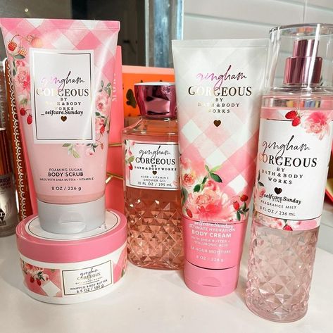 Gingham Gorgeous, Pink Strawberries, Peach Nectar, Bath N Body Works, Bath And Body Work, Bath And Body Works Perfume, Shower Skin Care, Body Smells, Scent Notes