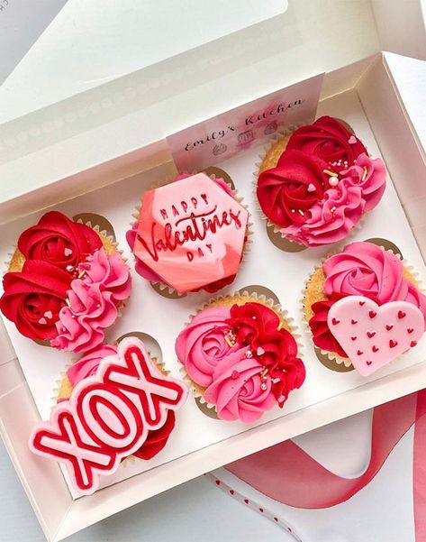 Valentines Themed Cake, Valentine's Day Baked Treats, Valentines Day Cupcake Ideas, Chocolate Valentines Cupcakes, Cupcakes Aniversario, Valentines Baking Cupcakes, Valentines Day Cupcakes For Kids, Valentines Day Cupcakes Ideas Creative, Cupcake Valentines Day