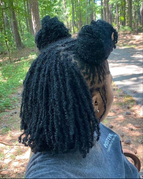 Medium Sized Locs Women, Short Locs Women, Extra Small Locs, Micro Locs Styles, Small Locs Black Women, Traditional Locs, Dreadlocks Hair Care, Micro Locs, Loc Hairstyles