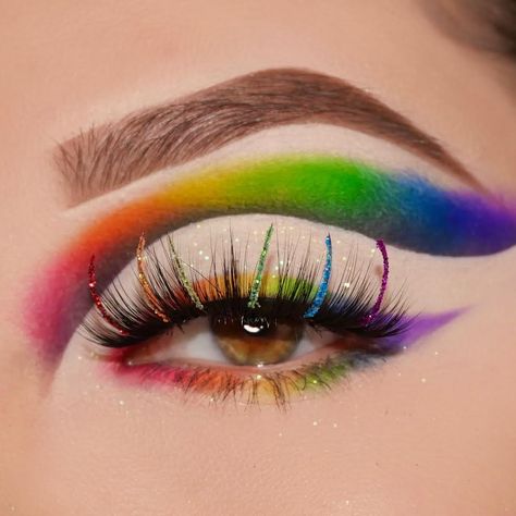 Pride Month Makeup Ideas, Pride Makeup Hooded Eyes, Pride Month Makeup Looks, Pride Lashes, Organization Ideas Makeup, Pride Eye Makeup, Pride Eyeshadow, Pride Month Nails, Makeup Organizer Ideas