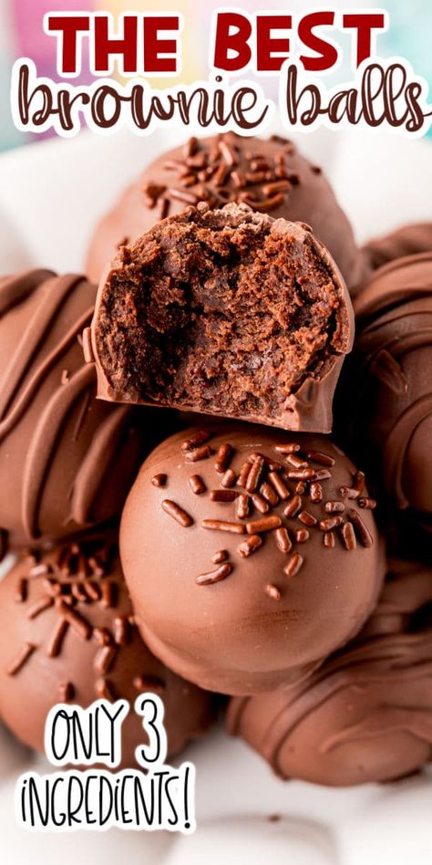 Easy Cookie Ball Recipes, Christmas Brownie Pops, Brownie Batter Truffles, Desserts You Can Eat With Your Hands, Brownie Recipes With Melted Chocolate, Fudge Truffle Balls, Brownie Cake Balls Recipe, Melting Chocolate Ideas, How To Make Cake Balls Easy