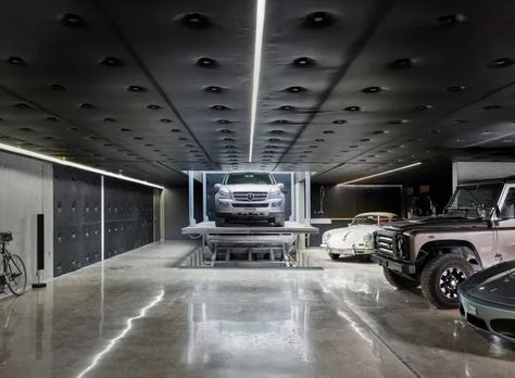 Underground Garage, Cool Garages, Ultimate Garage, Dream Car Garage, Luxury Garage, Underground Homes, Man Cave Garage, Garage Design, Dream Garage