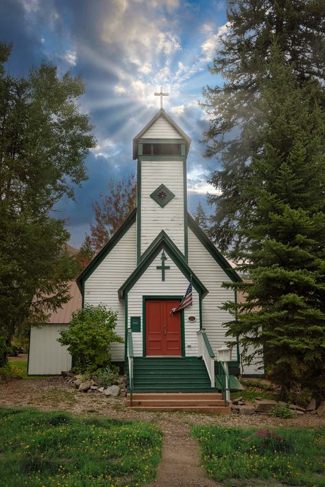 Old Country Church in rural Colorado was taken in Fall 2023 and offered by the original photographer - Sandy Dobbs.  Beautiful mountain scenery available in fine art prints and canvases, from sizes in 8" x10" to 40"x90" triptych (3 panels). Perfect for a variety of decor situations, including living, bedroom, dining, game room and office Hello! I am Sandy Dobbs, and I am a passionate landscape photographer.  Details ► Images are printed on archival material with archival inks ► Printed in a prof Rural Colorado, Church Ornaments, Church Christian, Country Churches, Colorado Photography, Old Country Churches, Abandoned Church, Beautiful Churches, Mountain Scenery