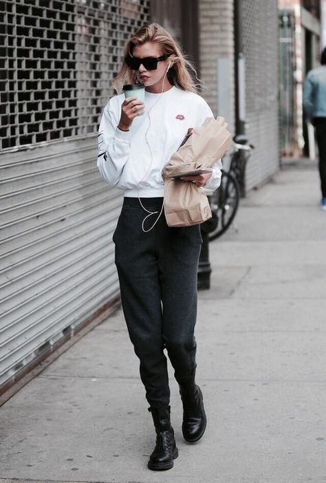 Cool Style, Celebrity Style, Alexander Mcqueen, Models Off Duty, Stella Maxwell Style, Fashion Gone Rouge, Stella Maxwell, Model Street Style, Model Look