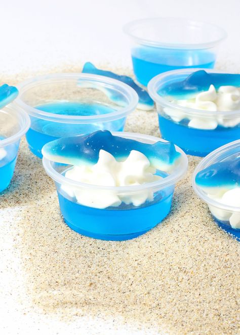 Shark Jello, Adult Pool Party, Pool Party Adults, Shark Week Party, Summer Bash, Vodka Cocktails Recipes, Easy Cocktail, Cocktails Recipes, Kitchen Fun