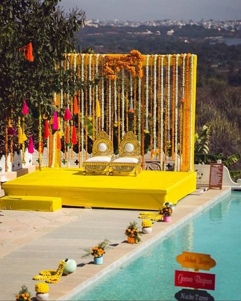 Pool Haldi Decor Haldi Function Ideas, Haldi Decoration Ideas, Haldi Ceremony Decorations, Indian Wedding Stage, Small Wedding Decor, Indian Wedding Decorations Receptions, Mehendi Decor Ideas, Haldi Decor, Themed Wedding Decorations