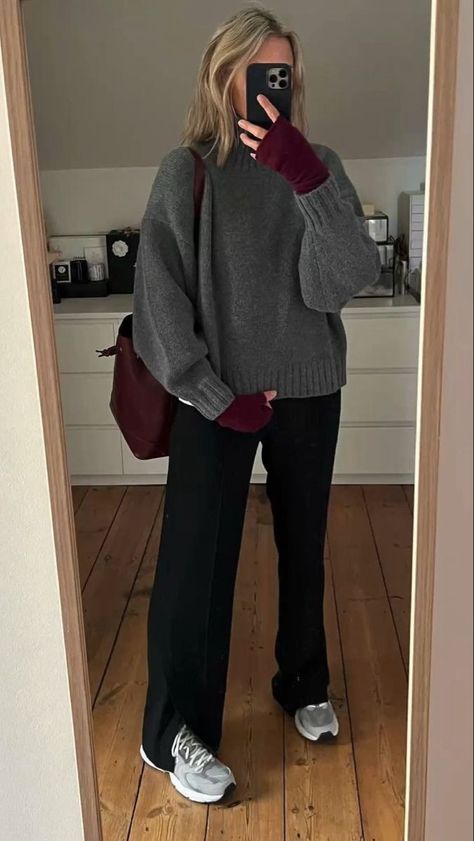 Grey Sweater Outfit, Chique Outfit, Skandinavian Fashion, Uni Outfits, Cold Outfits, Casual Day Outfits, Elegante Casual, Looks Black, Mode Inspo