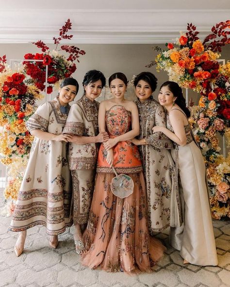 Stella Lunardy (@stellalunardy) • Instagram photos and videos Stella Lunardy, Sangjit Decoration, Formal Wedding Guest Attire, Eldest Sister, Terra Cotta Wedding, Modern Qipao, Trendy Outfits Indian, Formal Wedding Guests, Chinese Wedding Dress