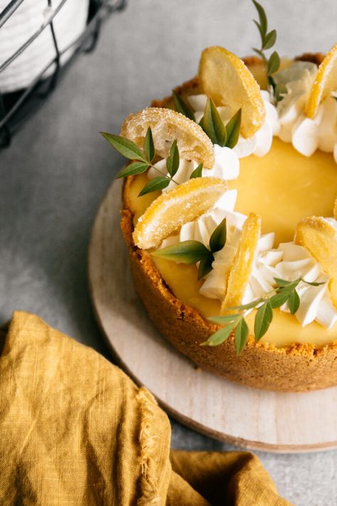 Lemon Cheesecake Decoration, Cheesecake Decorating Ideas, Cheesecake Decoration, Burnt Cheesecake, Cream Cheese Eggs, Candied Lemons, Lemon Tart, Lemon Cheesecake, Home Bakery