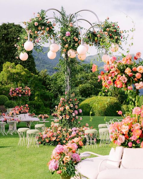 Garden Party Elegant, Garden Party Event, Wedding Gardens, Party Outdoor, Luxury Garden Party, Garden Event, Floral Garden Party Decor, Garden Wedding Party, Floral Decorations Wedding