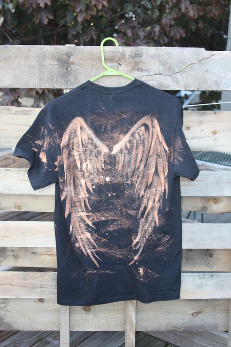 Y2K inspired bleach-dyed t-shirt Bleached Diy Shirts, Bleach Sweatshirt Ideas, Bleach Leaf Hoodie Diy, Custom Bleached Jeans, Dyed Jeans Diy, Bleach Shirt Drawing, Aflicción Shirt, Bleach Printed Shirts, Bleach Art On Shirt