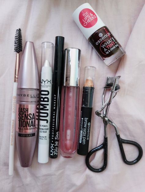 Cheap But Good Makeup Products, Teen Makeup Products, Essence Tint, Makeup Products Eyeliner, All I Need Makeup, Simple Makeup Products, Benefit Tint, Essence Makeup Products, Cheap Makeup Products