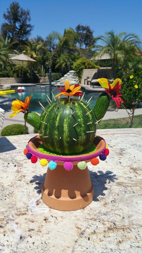 Cactus watermelon Cactus Centerpiece, Mexican Cactus, Summer Party Ideas, Crafts Summer, Mexican Baby Shower, Mexican Birthday Parties, Mexican Party Decorations, Mexican Fiesta Party, Fiesta Birthday Party