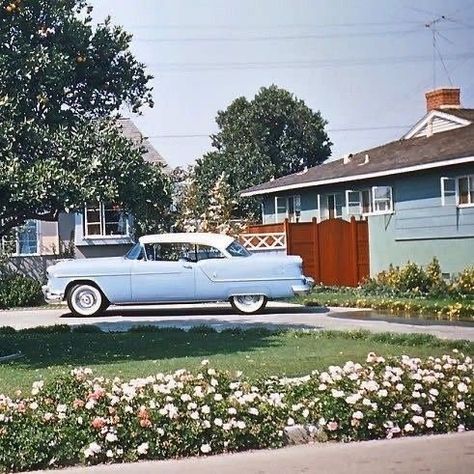 1950s Aesthetic, 50s Aesthetic, Americana Aesthetic, Blue Car, Vintage Americana, Old Car, Travel Beauty, American Dream, Retro Aesthetic